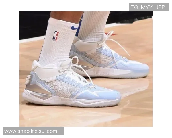 球星鞋履背后的故事解析 足球鞋品牌与球星代言的深度剖析