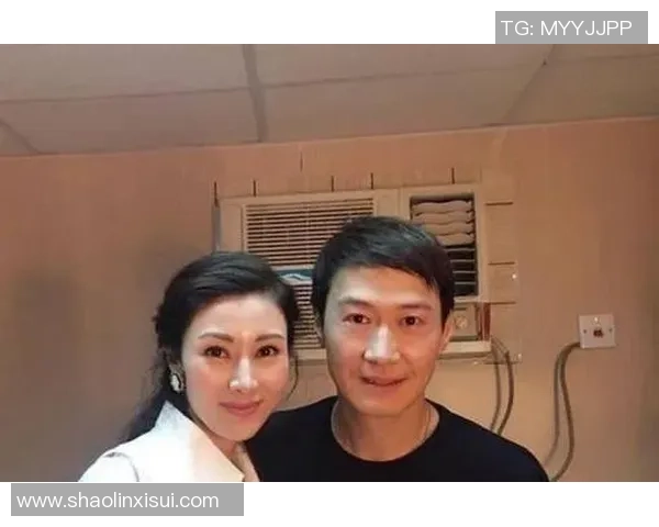 球星将足球视为挚爱情人背后隐藏的心路历程与深刻情感